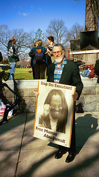 Dennis Brutus on January 29, 2000 in Washington DC at the Supreme Court. (Wikmedia Commons, Carolmooredc, CC-BY-4.0)