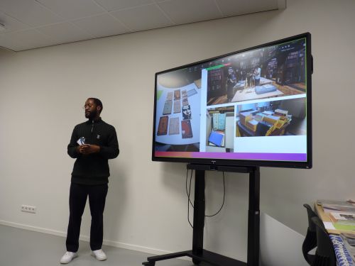 Baudoin Mena Sebu during his talk at ELIAS 2026, photo by Germa Seuren