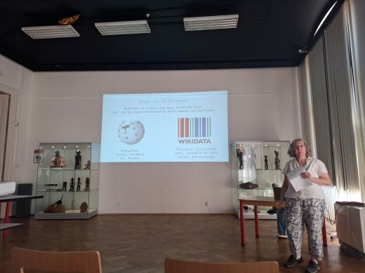 Ursula Oberst (information specialist ASCL Library)